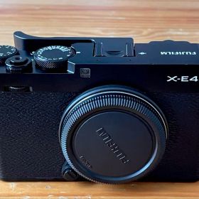 【美品】FUJIFILM X-E4 ボディ