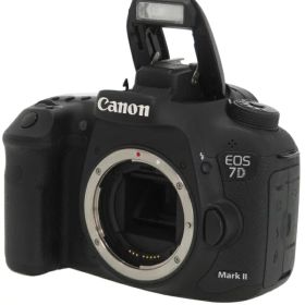 【Canon】キヤノン『EOS 7D Mark II ボディー』2014年10月発売 デジタル一眼レフカメラ 1週間保証【中古】