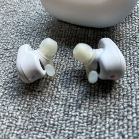 SONY WF-SP800N 完全ワイヤレスイヤホン ホワイト