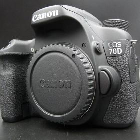 中古 CANON EOS 70D ボディ 超美品 キヤノン