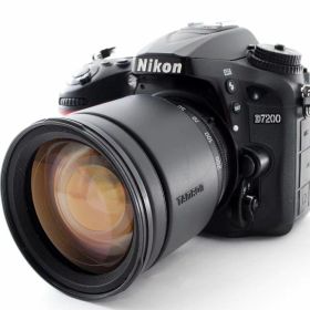 【中古】ニコン Nikon D7200 高倍率ズームレンズセット 美品 2416万画素 スマホへ転送 防塵防滴 ストラップ付き