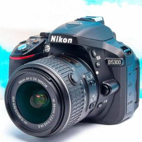 ニコン Nikon D5300⭐️WIFI搭載⭐️初心者おススメ⭐️おまけ多数