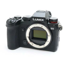 【中古】 《良品》 Panasonic LUMIX DC-S5 ボディ 【背面ダイヤル部品交換/左ストラップ取付部補修調整/各部点検済】 [ デジタルカメラ ]