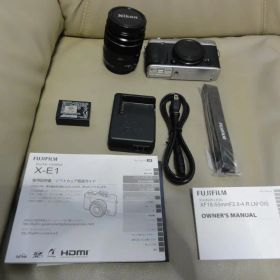 富士フィルム(FUJIFILM) X-E1 レンズキット [Silver]