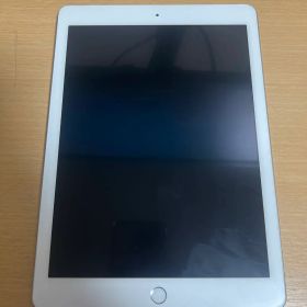Apple iPad（第6世代） シルバー 本体