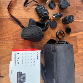 【値下げ】Canon EOS M ミラーレス一眼カメラ 本体と付属品