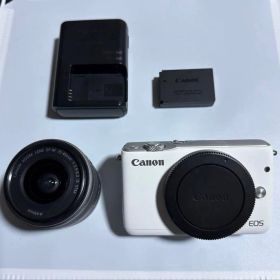 Canon EOS M ホワイト 15-45mmレンズ付き