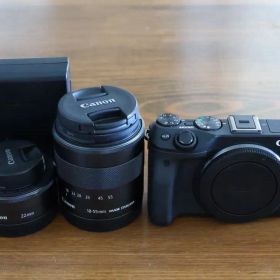 Canon EOS M3 ダブルレンズキット 18-55mmズーム & 22mm