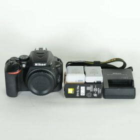 [美品 | シャッター数8,210回｜バッテリー2個付] Nikon D5600 [ボディ] | Nikon Fマウント