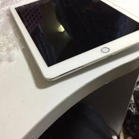 APPLE iPad Air IPAD AIR 2 docomo 32GB SV