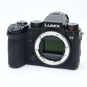 【中古】 《良品》 Panasonic LUMIX DC-S5 ボディ 【ストラップ取付部分解調整/視度調整ダイヤルカバー部品交換/各部点検済】 [ デジタルカメラ ]