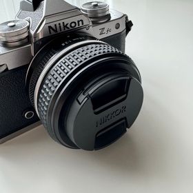 ニコン(Nikon)の【NIKON】Zfc レンズキット（レンズ2種類）(ミラーレス一眼)