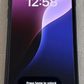 Apple iPhone SE2 ブラック 本体