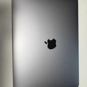 美品 MacBook Pro 13 M2 2022 8GB/256GB 箱付