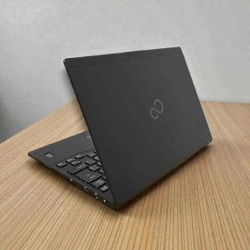 y69＊Lifebook U9310 i5 第10世代 薄型軽量 8G SSD