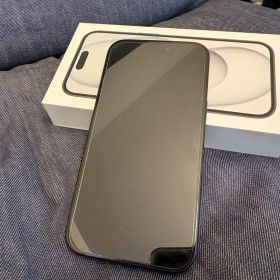 【美品】iPhone 15 128GB ブラック SIMフリー
