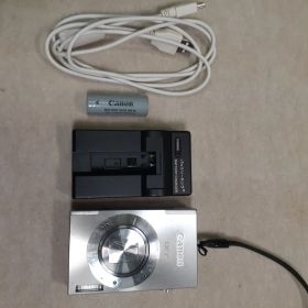 CANON コンパクトデジカメ IXY3 シルバー PC1736