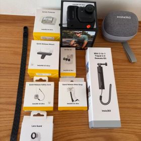 Insta360 Go Ultra本体とアクセサリセット