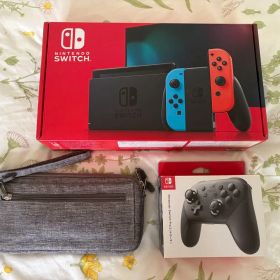 【中古】Nintendo Switch本体 + プロコン、おまけケース付