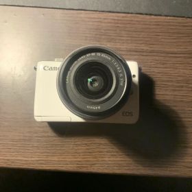Canon eos m10