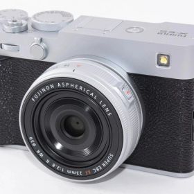 【中古】【外観ほぼ新品】富士フイルム(FUJIFILM) ミラーレス一眼カメラ X-E5 レンズキット(XF23) シルバー F X-E5LK-23-S JP 日英二言語モデル