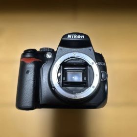 Nikon D5000 デジタル一眼レフカメラ