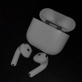 AirPods 4