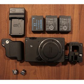 シグマ(SIGMA)のSIGMA FP シグマ fp ミラーレス(ミラーレス一眼)