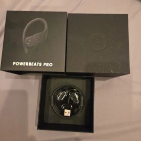 Powerbeats Pro ブラック 充電ケーブル、付属品のみ