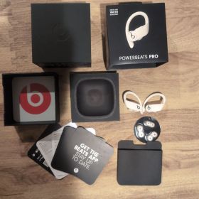 Powerbeats Pro ホワイト ワイヤレスイヤホン 充電器なし