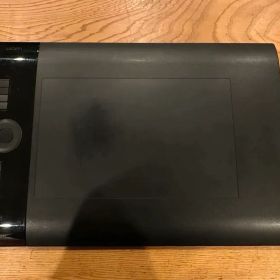 Wacom Intuos4ペンタブレット
