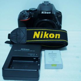 ニコン Nikon デジタル一眼レフ D5600 【中古】