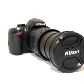 Nikon D3200 + Nikkor 18-200mm セット