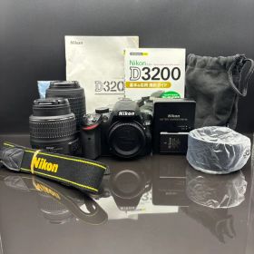 ショット数2427 Nikon D3200 ダブルズームキット デジタル一眼レフ