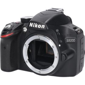 ニコン(Nikon)のＤ３２００(デジタル一眼)