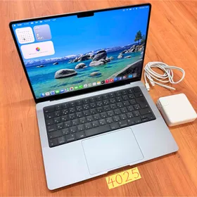 Apple MacBook Pro 14インチ M2 Pro / M2 Max (2023) 新品¥160,000