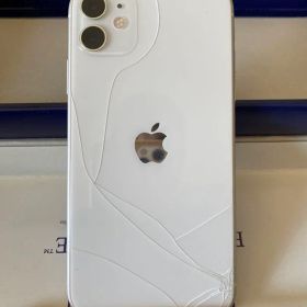 iPhone 11 ホワイト 75%バッテリー