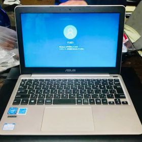 ASUS VivoBook R209HA 使用1ヶ月弱の中古品