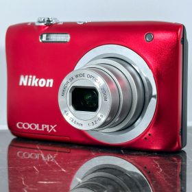 【美品】Nikon COOLPIX A100 レッド ニコン クールピクス デジタルカメラ コンパクトデジカメ コンデジ 中古カメラ 動作品 広角26mm 光学5倍ズーム スリム 軽量モデル おしゃれカラー レトロデジカメ