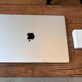 Macbook pro M1 MAX 32GB 1TB 16インチ