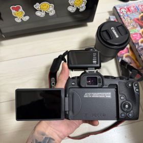 Canon EOS R8 + RF 24-105F4 L is usm