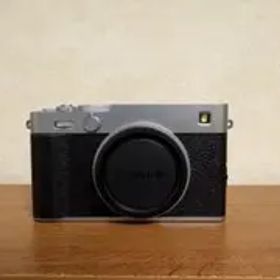 ほぼ新品FUJIFILM X-E5 本体