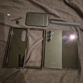 (美品) Galaxy Z Fold6 SIMフリー 256GB ＋おまけ付