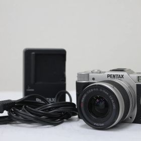 【返品保証】 ペンタックス Pentax Q10 SR smc PENTAX 5-15mm F2.8-4.5 バッテリー付き ミラーレス一眼 e4960