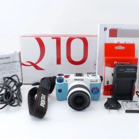 ペンタックスPENTAX ミラーレス一眼 Q10 エヴァンゲリオン モデル ダブルレンズキット 単焦点レンズ 01 STANDARD PRIME 8.5mm F/1.9＋標準ズーム 02 STANDARD ZOOM TYPE 00: レイVer. #E0020