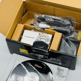 【美品】Nikon COOLPIX S620 シルバー デジタルカメラ