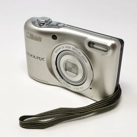 ニコン coolpix L30 シルバー デジカメ 動作確認済み デジタルカメラ 電池式 電池蓋割れあり 管理番号ARCAMKO454