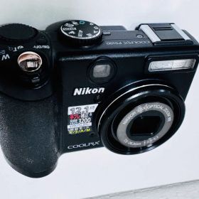 Nikon COOLPIX P5100コンパクトデジタルカメラ