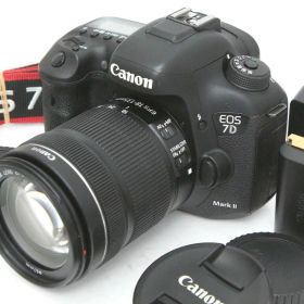 【中古】【良品】キヤノン EOS 7D Mark II EF-S18-135 IS STM レンズキット CA01-R3432-3Y1A Canon EFマウント APS-C 標準ズーム 高倍率 手ブレ補正 レンズ付き セット 中古