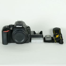 [美品 | シャッター数43,300回] Nikon D5600 [ボディ] | Nikon Fマウント